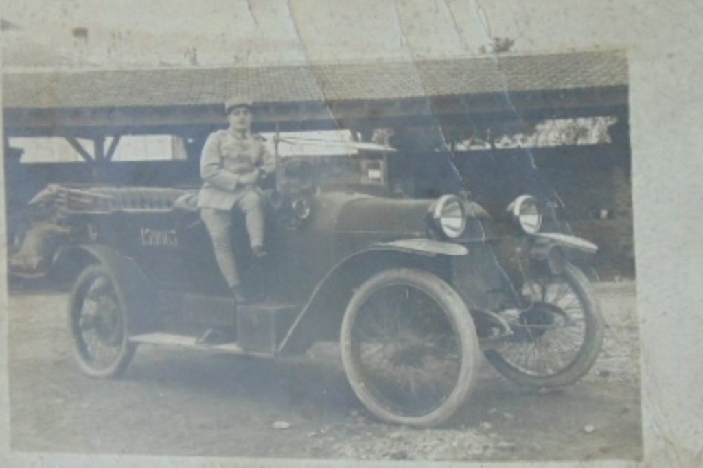 Offizier in Indochina im Typ 159 aus dem Jahr 1919. 