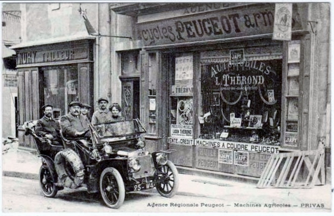 Privas - ein Lion - Peugeot vor der Auslage der Fa. Therond, ca. 1905