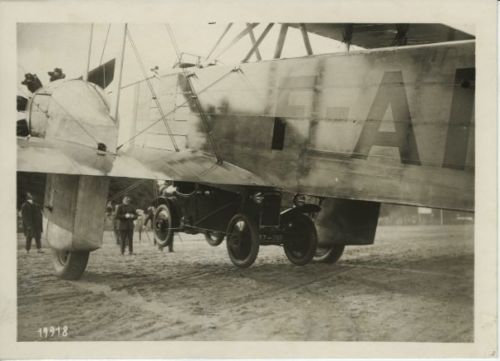 Flugtransport-Demonstration mit der ab 1925 gebauten LeO 121 Bild 3