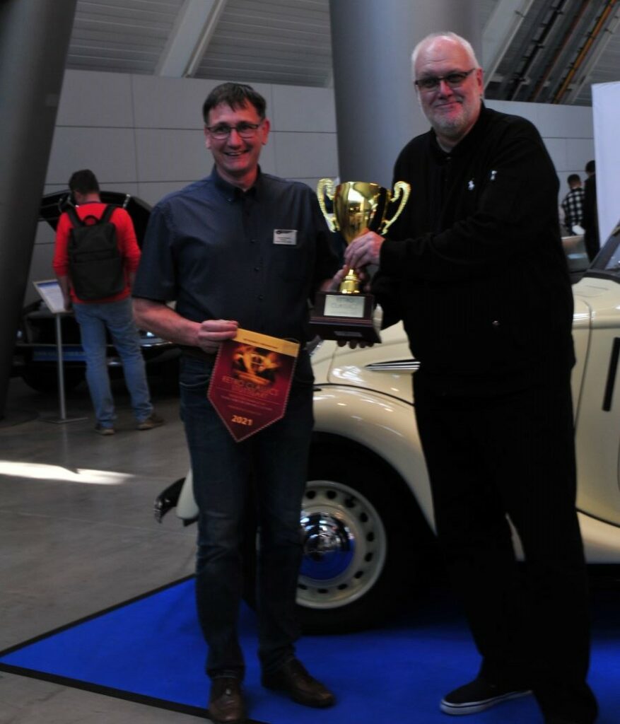 Preisverleihung Peugeot 402 Coach, Retro Classics 2022