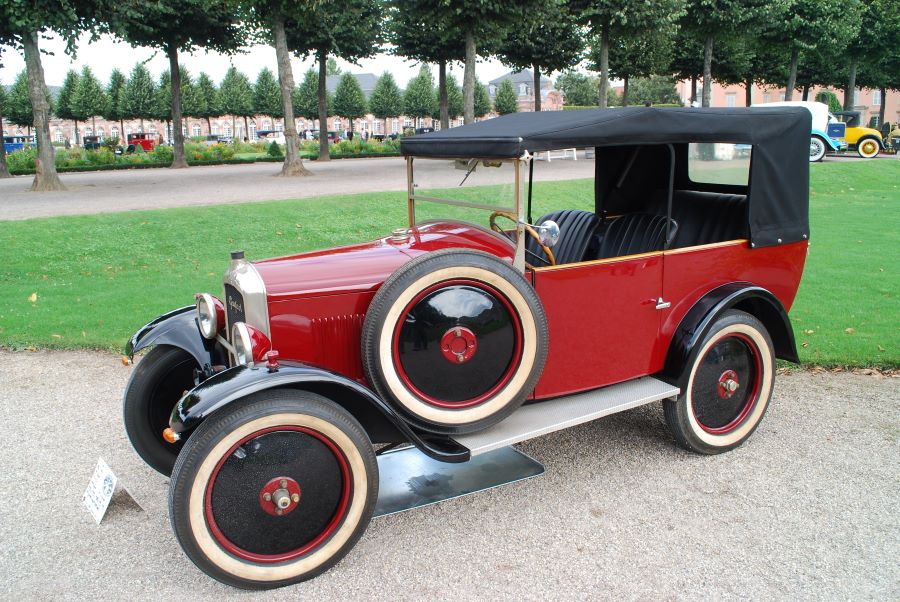2 verschiedene Karosserien, mit der die regulären Peugeot 172 M in den Jahren 1927/28 ausgeliefert wurden. Fotos der 1927 eingesetzten "MM" sind leider nicht zu bekommen.
