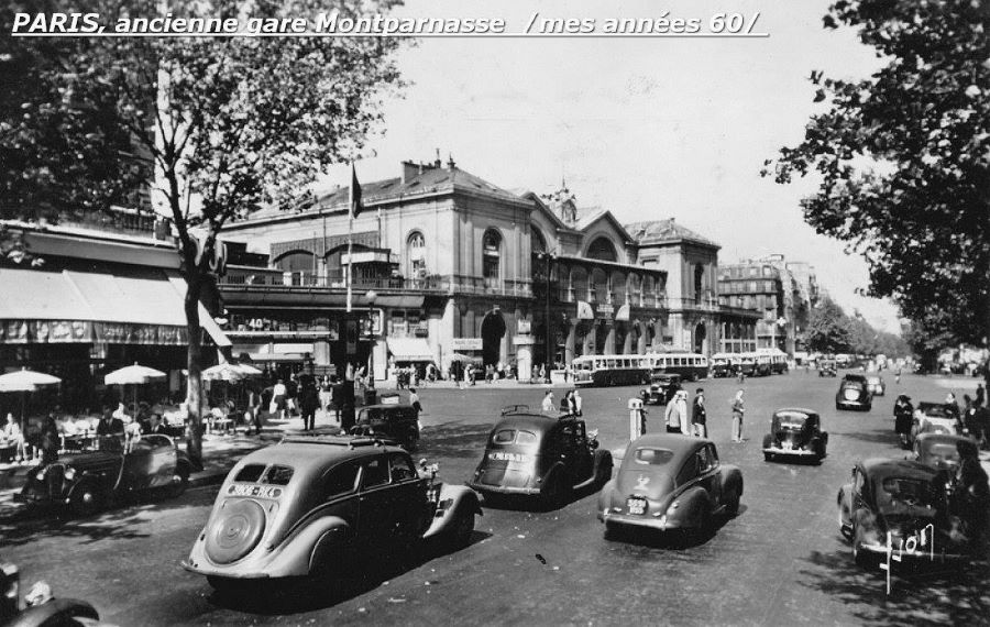 Les Gares Peugeot 402 - Ein 402 in den 1950ern vor dem Gare de Montparnasse 