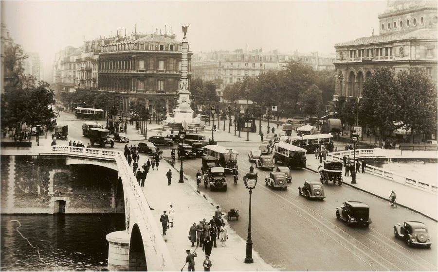 Herbst 1938. Pon du Change und Place du Chatelet. 301 Camionett, 401 und 402 Taxi sind zu finden. 