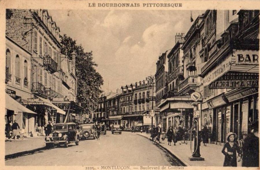 Boulevard de Courtais in den 1930er, Vorn links ein Peugeot 201