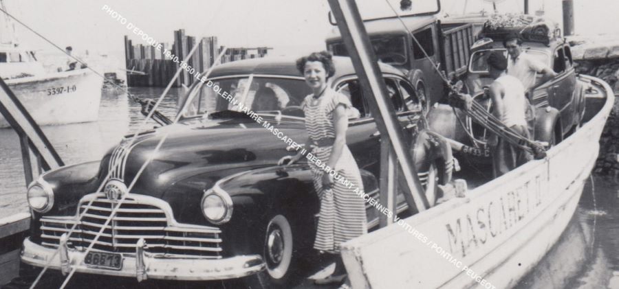 1950er. Entladen der Fähre "Mascaret II". Rechts ein Peugeot 302. 