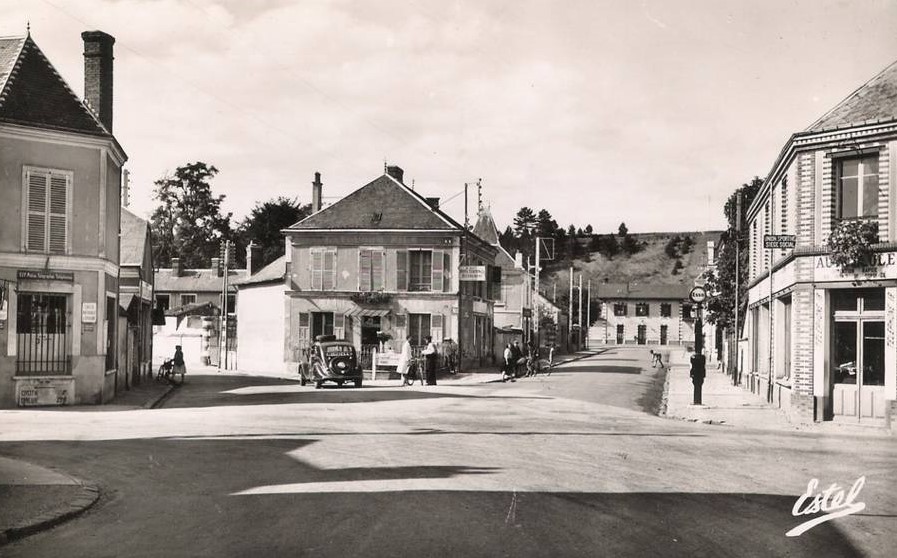1940er? Der Carrefour de la Maire, im Hintergrund ein 302 oder 402. 